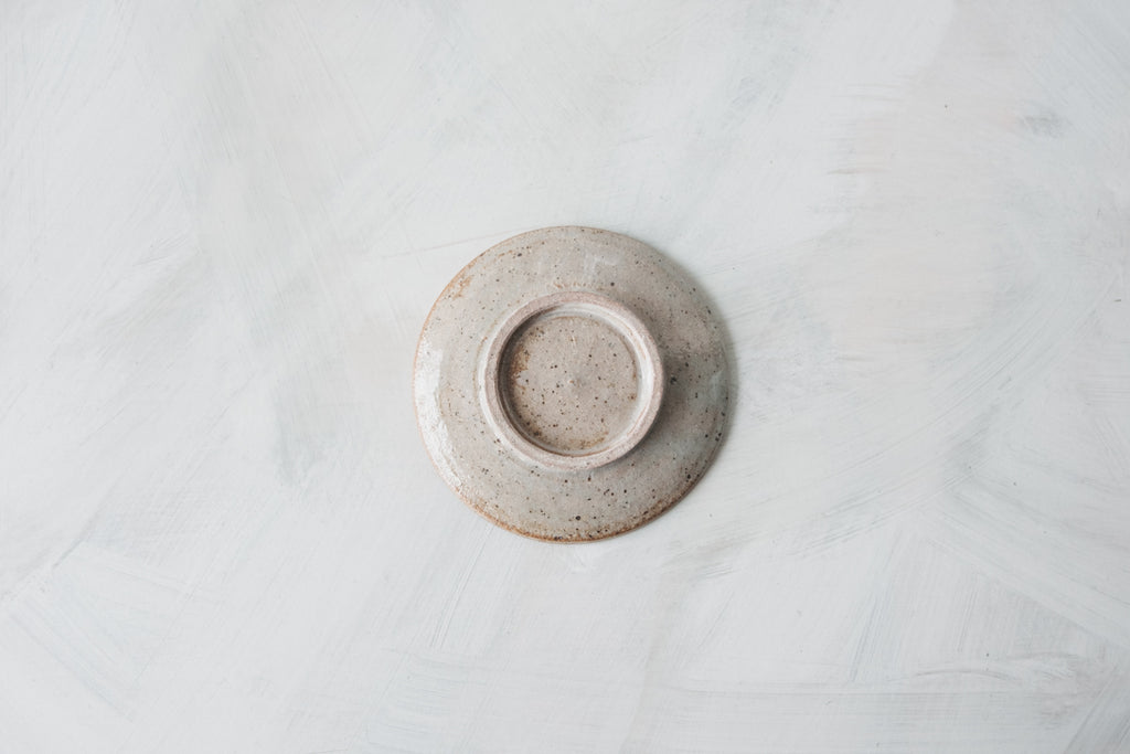 陶　小皿　(灰釉)