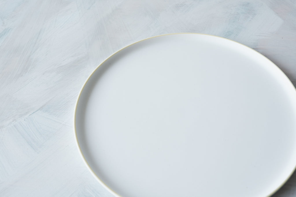 S&B Flat Plate 220 Plain White / Yellow