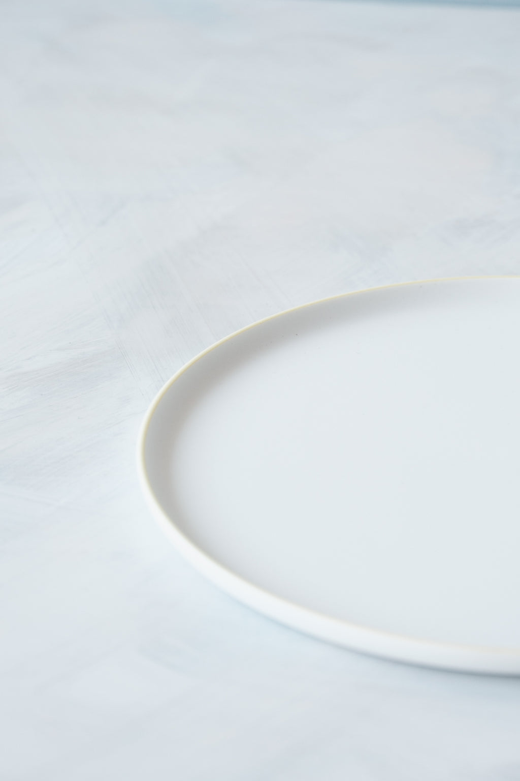S&B Flat Plate 220 Plain White / Yellow