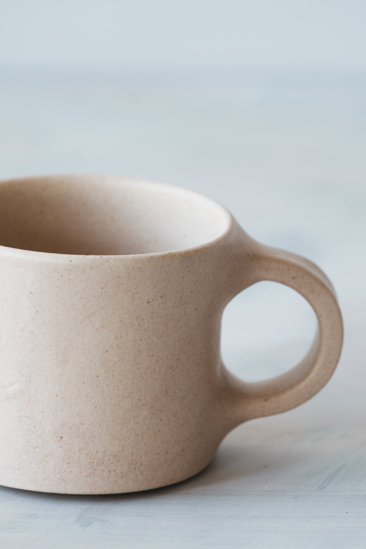 mug white beige