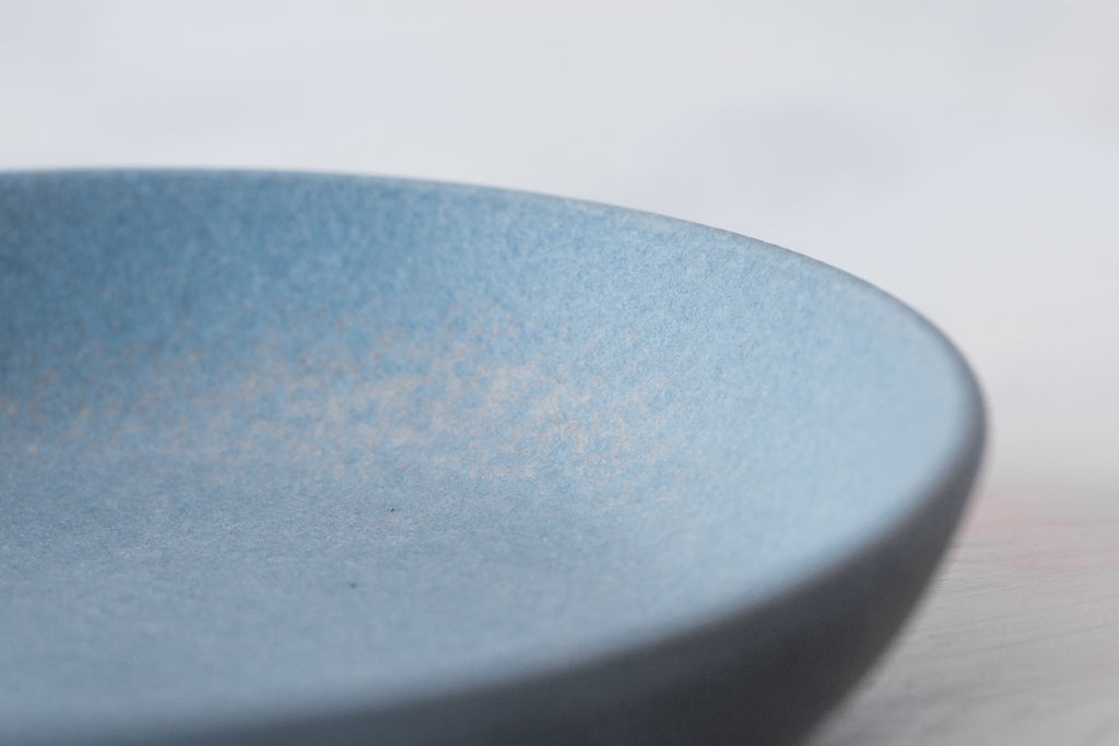 plate water blue