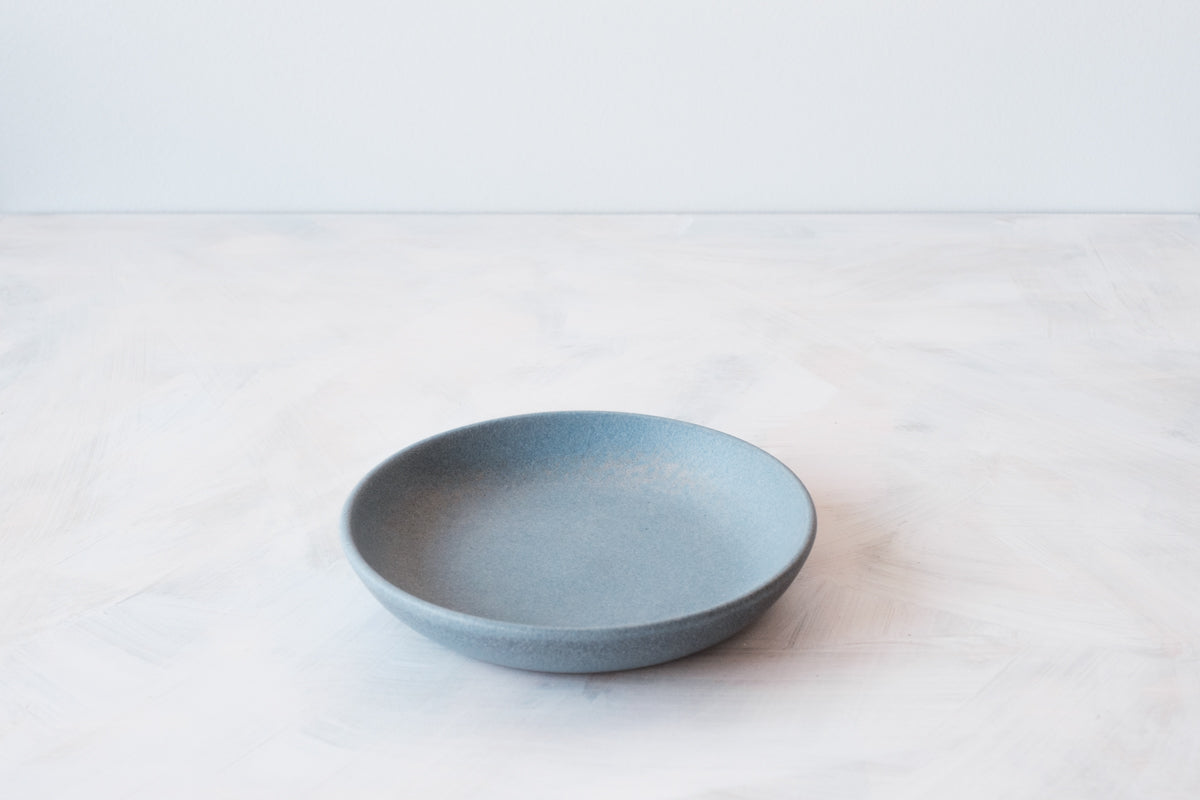 plate water blue