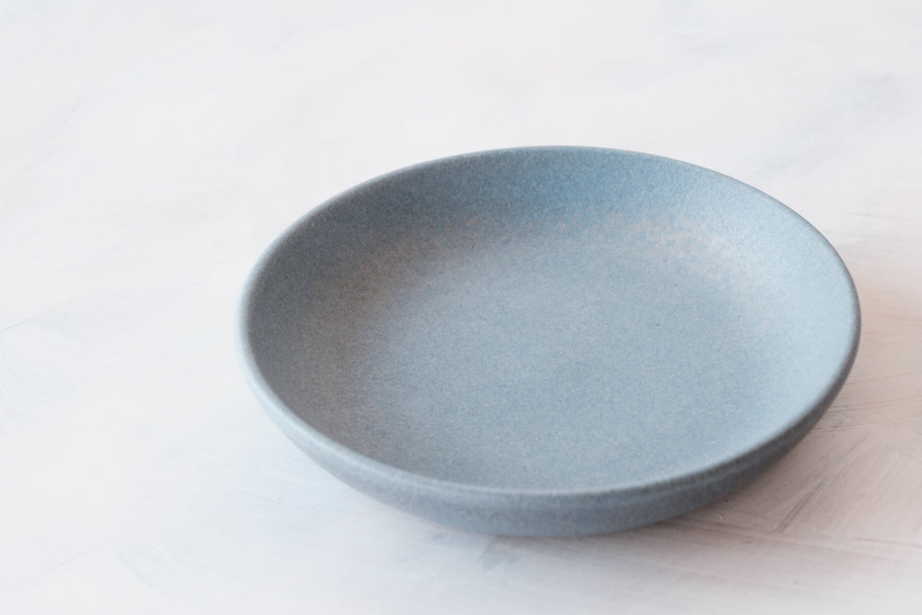 plate water blue