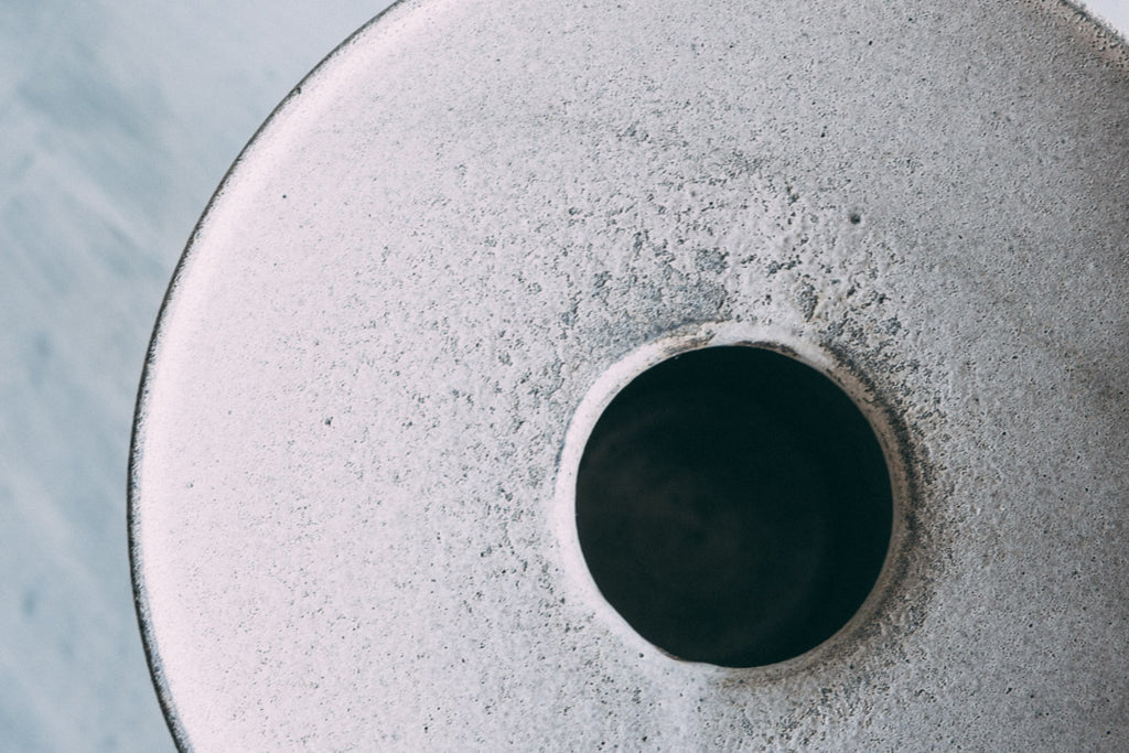 焼締花入（塩窯焼成） Unglazed Hug Vase