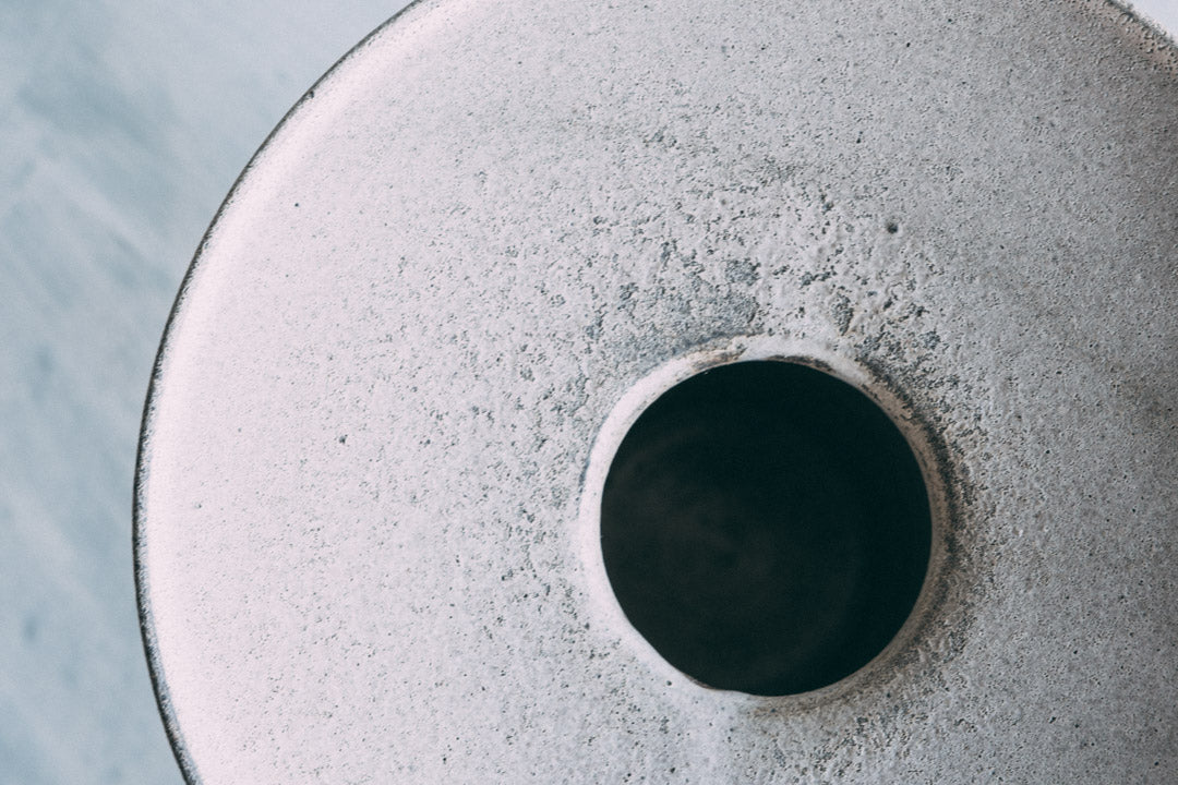 焼締花入（塩窯焼成） Unglazed Hug Vase