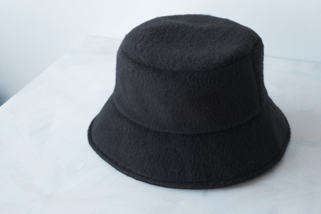 FUR BUCKET HAT