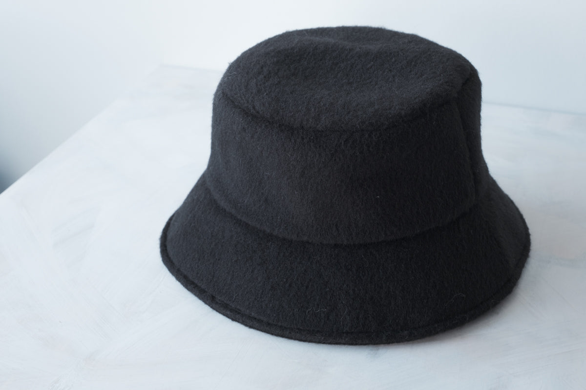 FUR BUCKET HAT